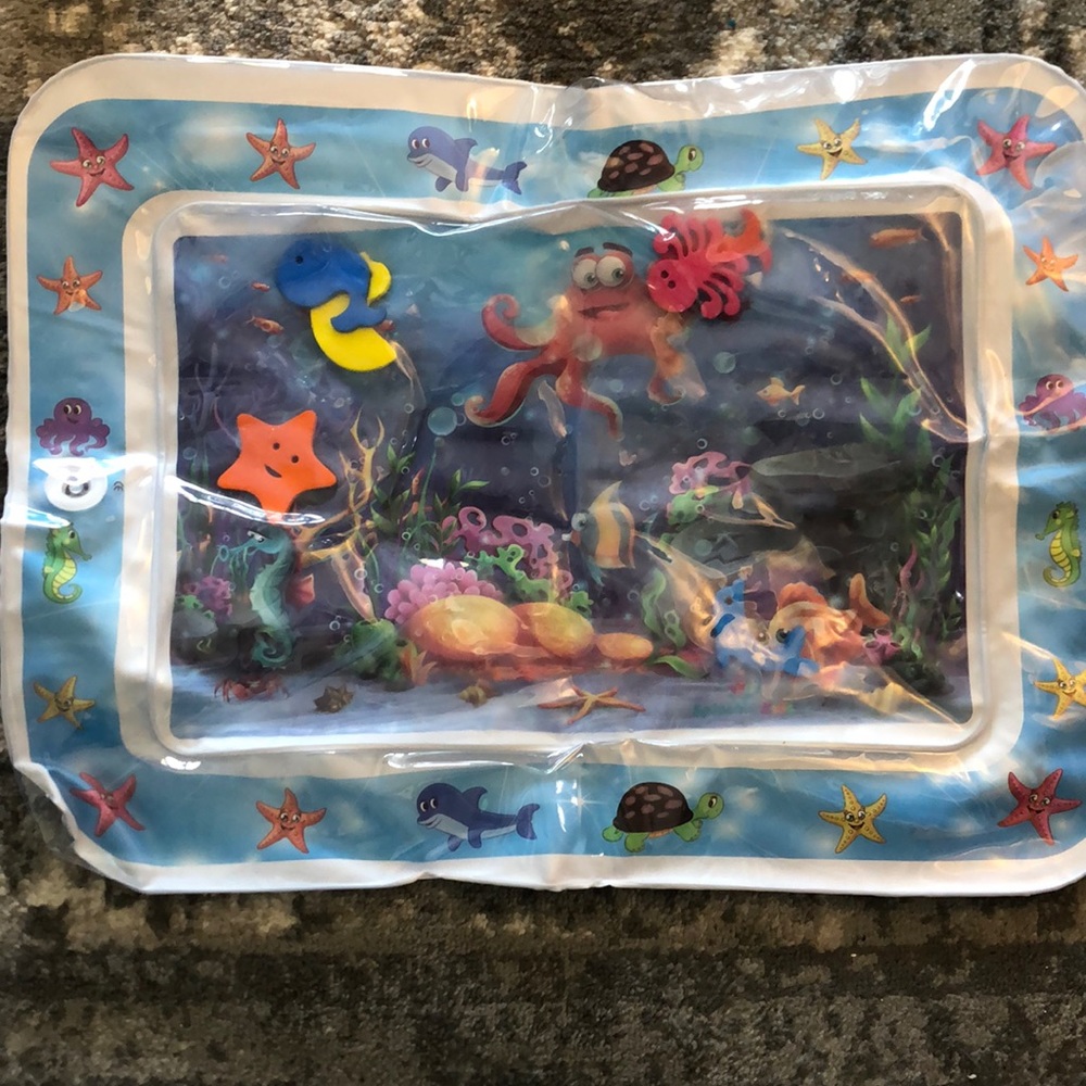 Water play mat for baby